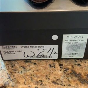 Woman’s Gucci heals size 6 1/2